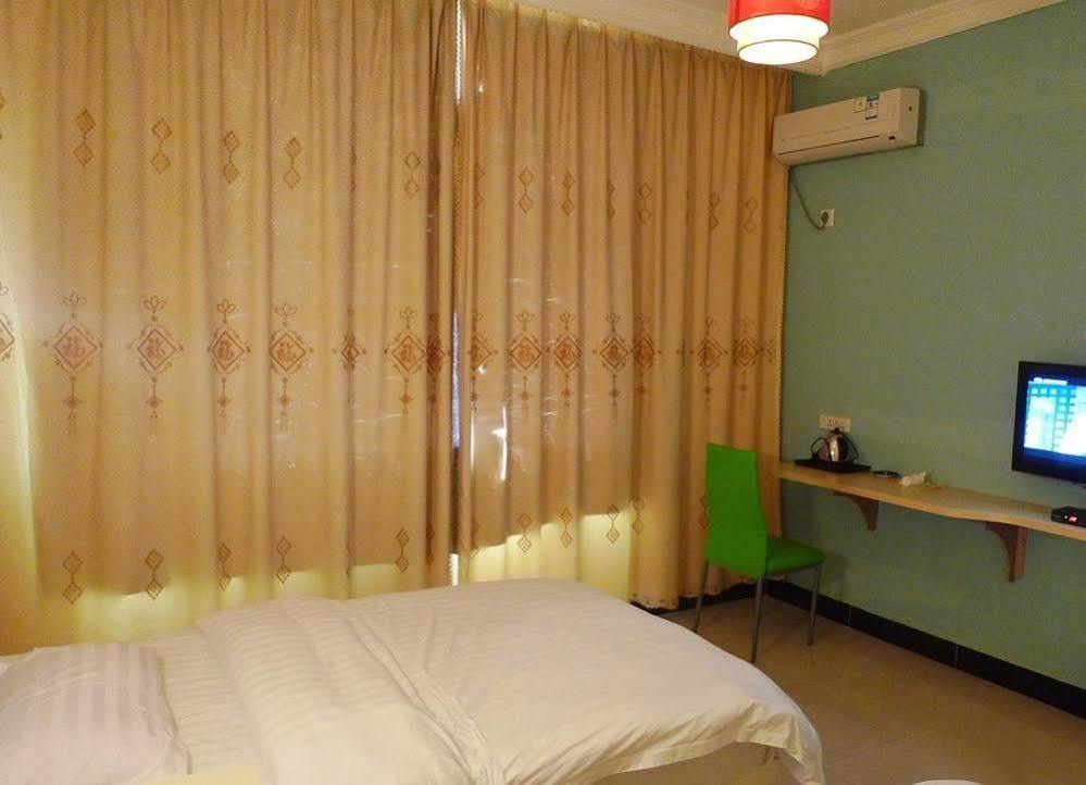 Yangshuo Romantic Inn Яншо Экстерьер фото